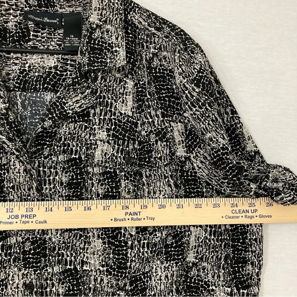 Maggie Barnes Black Gray Stretch Short Sleeve Rolled Tab Button Down 1X - Picture 6 of 8